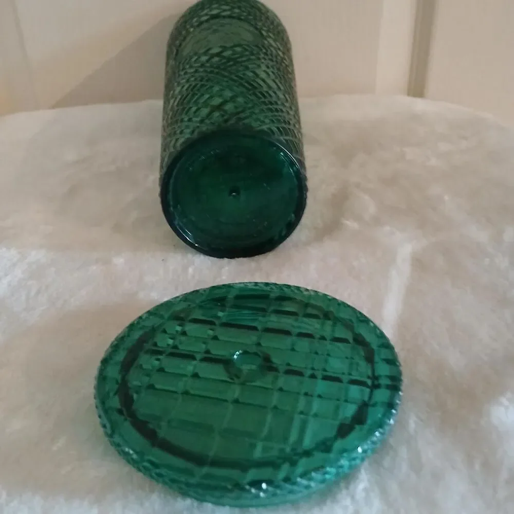 Starbucks 24 oz Emerald Green Jeweled 2021 Holiday Tumbler with Lid No Straw